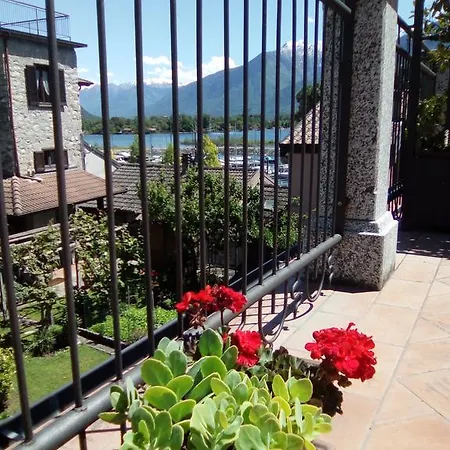 Sul Lago Di Como דירה